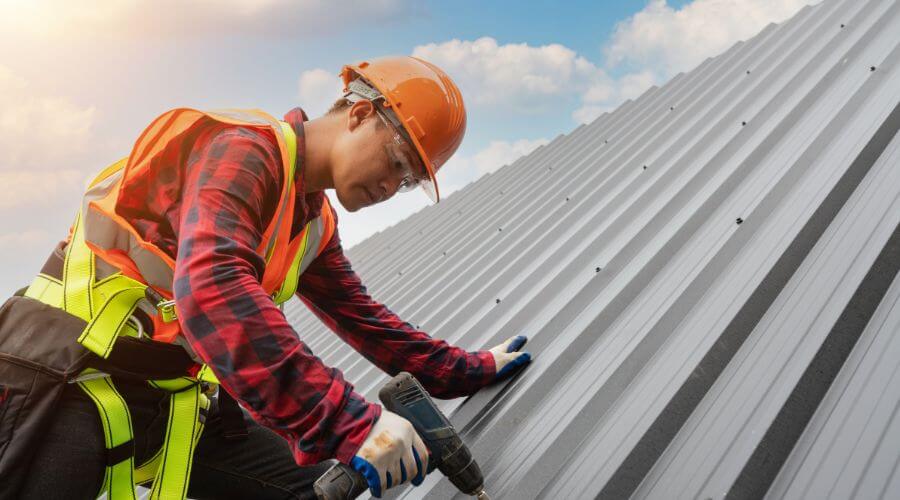 Professional gutter cleaning in New York, NY